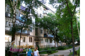 Продается Трехкомнатная квартира, 9 Января, 199
