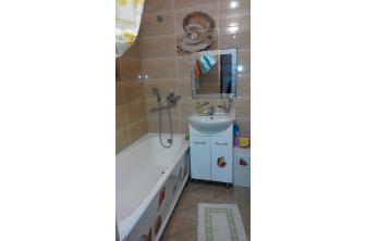 Продается Двухкомнатная квартира, 9 Января, 5