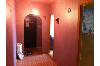 Продается Трехкомнатная квартира, Холмогорова, 43